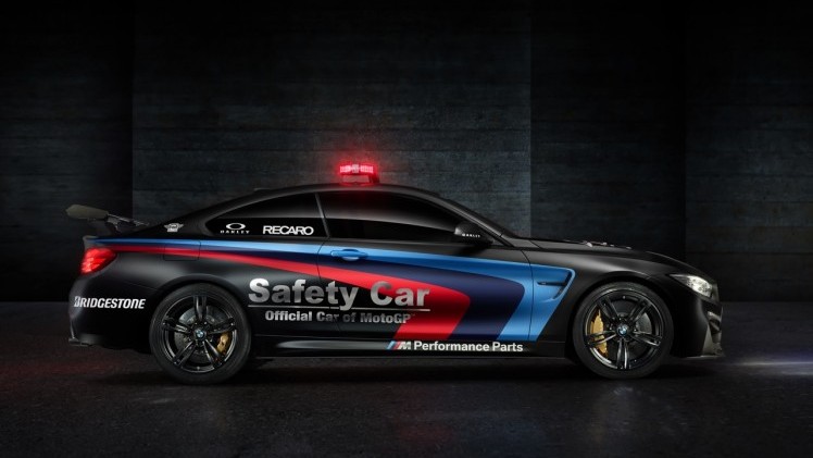 BMW M Divisie kondigt toepassing waterinjectie aan en zet de aankondiging kracht bij met een M4 MotoGP Safety Car.