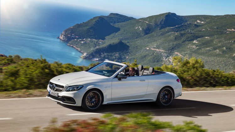 De Mercedes C-Klasse Cabriolet gaat nu in de verkoop. Lees hier alles over de beschikbare uitvoeringen en prijzen.