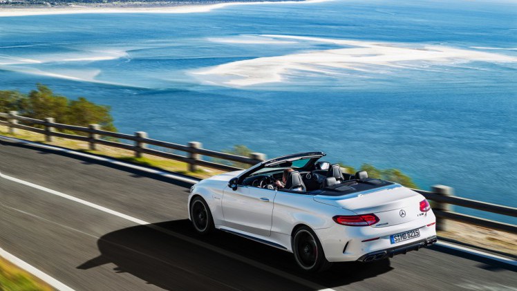 De Mercedes C-Klasse Cabriolet gaat nu in de verkoop. Lees hier alles over de beschikbare uitvoeringen en prijzen.