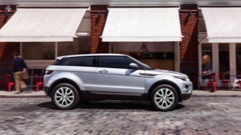 De Business Editions blijken aan te slaan bij Land Rover. Reden voor de fabrikant om naast de Evoque Pure en Dynamic nu ook de Prestige aan te bieden als Business Edition.