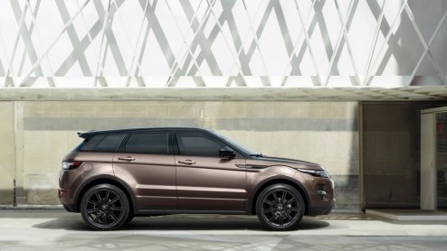 De Business Editions blijken aan te slaan bij Land Rover. Reden voor de fabrikant om naast de Evoque Pure en Dynamic nu ook de Prestige aan te bieden als Business Edition.