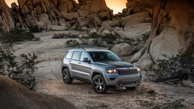 Jeep geeft de Grand Cherokee een tweede facelift voor modeljaar 2017, samen met updates voor de Trailhawk, Summit en SRT.