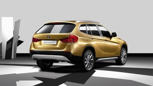 BMW breidt haar Sports Activity Vehicle gamma uit met de X1. Althans, eerst presenteert het merk de Concept X1, binnen een jaar is de productieversie klaar voor de start.