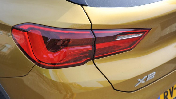 BMW komt met de X2 op dezelfde basis als de X1. Het model is meer een crossover dan een SUV.