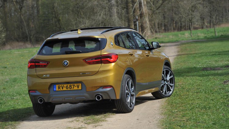 BMW komt met de X2 op dezelfde basis als de X1. Het model is meer een crossover dan een SUV.