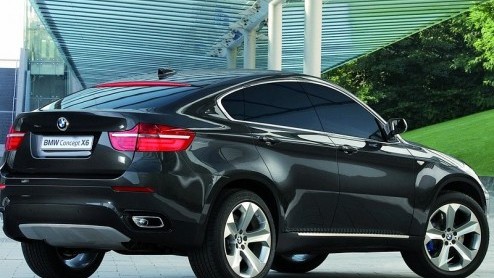 Na de X3 en X5 is BMW nu toe aan de X6! De Duitse autofabrikant toont op de IAA een model dat zo op de markt kan komen. BMW heeft het groots aangepakt, want van deze SUV-coupe staat ook een hybride-ve