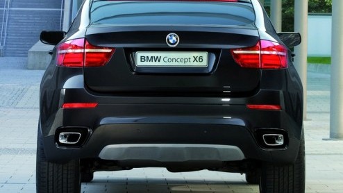Na de X3 en X5 is BMW nu toe aan de X6! De Duitse autofabrikant toont op de IAA een model dat zo op de markt kan komen. BMW heeft het groots aangepakt, want van deze SUV-coupe staat ook een hybride-ve