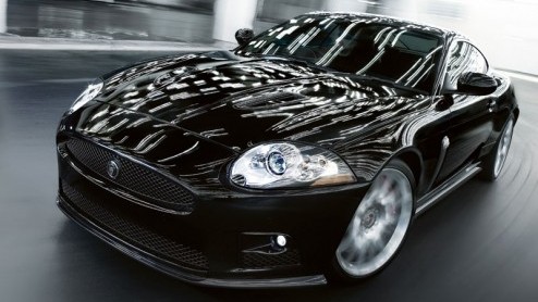 Jaguar heeft de XKR-S mee naar Geneve. Het is een speciale - zwart gelakte - gelimiteerde uitvoering van zijn standaardbroer en komt niet alleen naar Europa toe, ook ons land krijgt er een hand vol. K