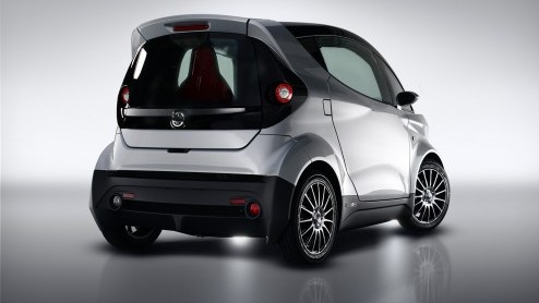 Met deze Motiv.e richt Yamaha zijn vizier op de Smart Fortwo. Het oorspronkelijk ontwerp van deze stadsauto is van Gordon Murray, geestelijk vader van de McLaren F1 en dateert uit 2008.