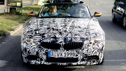 Na een reeks fotos van de Z4 in dichte toestand, kunnen we nu een open blik werpen op deze roadster uit Beieren, die voor de nieuwe generatie een stalen klapdak krijgt toebedeeld.