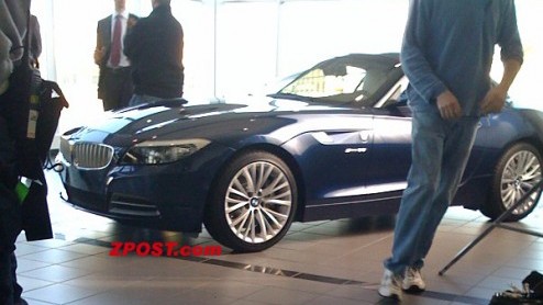 De nieuwe BMW Z4 rijdt al even rond, en langzaamaan wordt deze Beierse roadster steeds meer van zijn camouflage ontdaan. Dat de nieuwe generatie nog krachtiger oogt en een stalen klapdak meekrijgt is