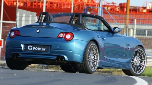 De BMW fanaten van G-Power hebben een Z4 3.0i onder handen genomen. Het resultaat is een 300 km/h snelle Roadster, die in 4.9 seconden naar 100 raast. Dit alles dankzij een 375 pk sterke drieliter met