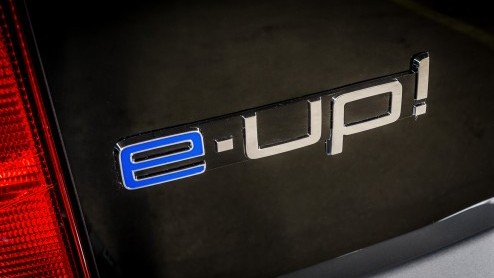 Volkswagen e-Up abonnement: voor 495 euro per maand een elektrische Up rijden inclusief onderhoud, verzekering, een vakantieauto en 10.000 km groene stroom.