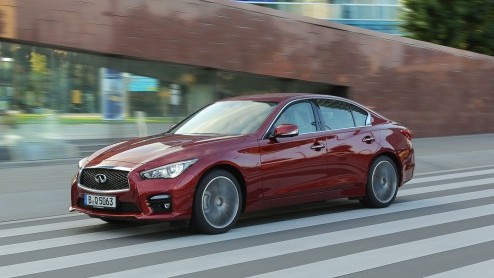 Infiniti heeft recent de orderboeken geopend van de Q50 met 2.0 literturbobenzinemotor. Speciaal voor de zakelijke rijder komt de fabrikant met twee aantrekkelijke uitvoeringen.