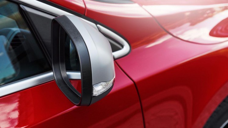 Volvo rust de V40 R-Design completer uit en levert het model als Business Sport voor een aantrekkelijke prjis.