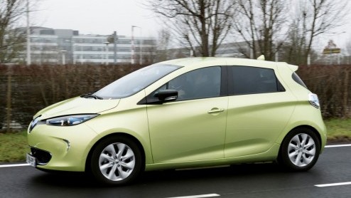 Renault presenteert een prototype op basis van de Zoe. De elektrische Next Two heeft geavanceerde technieken aan boord die de auto onder bepaalde omstandigheden autonoom kan laten rijden en parkeren.