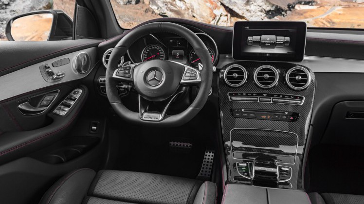 Mercedes voegt een zescilinder toe aan het gamma van de GLC. De 3.0 V6 biturbo is voorbehouden aan de Mercedes-AMG GLC 43 4Matic.