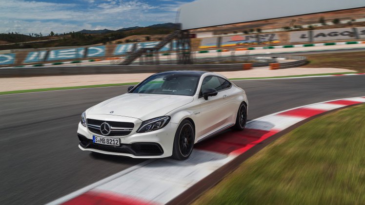 Nul naar honderd in 3,9 seconden, 510 pk en 700 Nm. Maak kennis met de Mercedes-AMG C 63 S Coup.