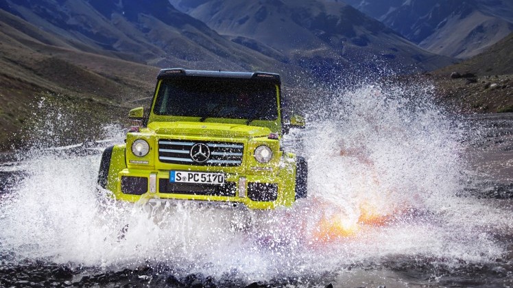 Mercedes-Benz G 500 4x4 doet extra stoer met 422 pk V8, 22 inch wielen, designo-details en utilitaire portaalassen.