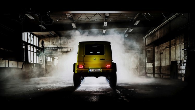 Mercedes-Benz G 500 4x4 doet extra stoer met 422 pk V8, 22 inch wielen, designo-details en utilitaire portaalassen.