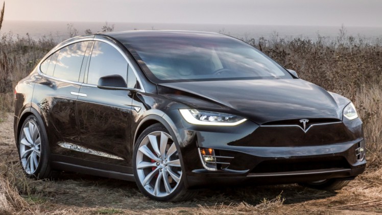 Tesla Model X goedkoper dankzij 60D uitvoering voor prijzen vanaf 87.800 euro.