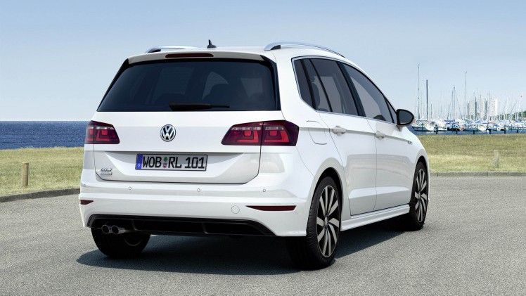 Volkswagen introduceert drie R-Line pakketten voor de Golf Sportsvan. Nieuw is ook het R-Line Sports pakket met sportonderstel en progressieve besturing.