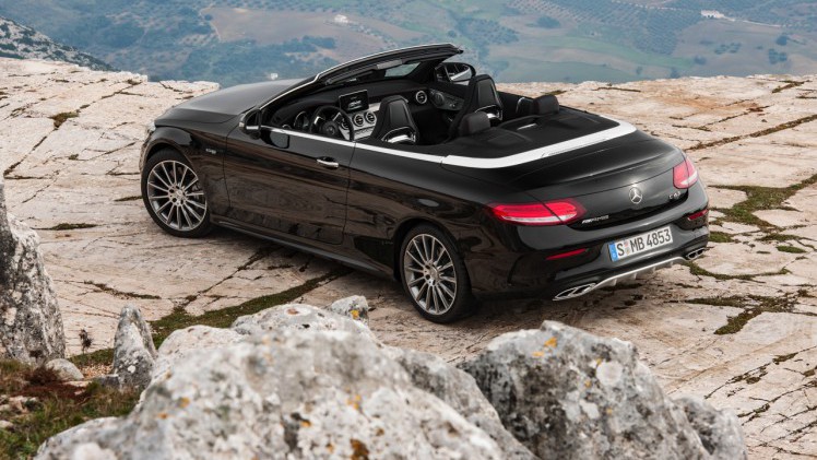 Mercedes-Benz onthult de C-Klasse Cabriolet op de Autosalon van Geneve en introduceert de cabriolet vanaf de zomer in Nederland.