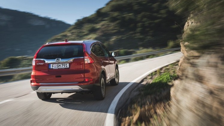 Nieuwe Honda CR-V modeljaar 2015 staat vanaf de zomer bij de Nederlandse dealers en is sterker, luxer en voordeliger dan zijn voorganger.