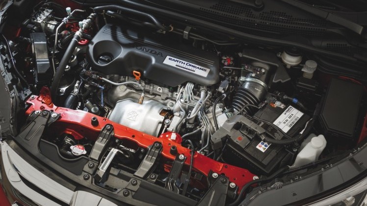 Nieuwe Honda CR-V modeljaar 2015 staat vanaf de zomer bij de Nederlandse dealers en is sterker, luxer en voordeliger dan zijn voorganger.