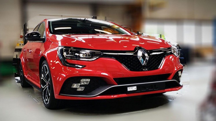 Renault heeft weer een informatielek in eigen gelederen. De Mgane RS ligt nu ongecamoufleerd 'op straat'.