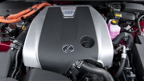 In 2006 introduceerde Lexus met de GS450h de eerste hybridesedan in de hogere middenklasse. Lange tijd had die luxe Japanner het rijk alleen. Binnenkort staat de nieuwe generatie aan de start en die v