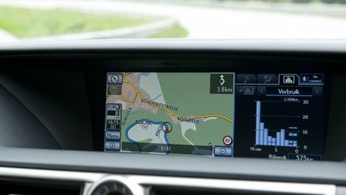 In 2006 introduceerde Lexus met de GS450h de eerste hybridesedan in de hogere middenklasse. Lange tijd had die luxe Japanner het rijk alleen. Binnenkort staat de nieuwe generatie aan de start en die v