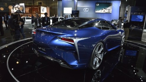 Het is je misschien al opgevallen, de LA Auto Show is in volle gang. Het is een bijzonder jaar voor de organisatie, want er staan meer primeurs dan ooit. Kijk en geniet van al het moois op automobiel 