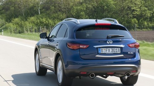 Infiniti heeft in ons land nog veel aan verkopen en naamsbekendheid te winnen. En dus wordt elk nieuwtje bij het Japanse luxemerk aan de grote klok gehangen. In de omgeving van Mnchen hebben we kenni