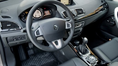 Nieuwe, bijtellingsvriendelijke motoren en een paar optische vernieuwingen. Dat is waar het om draait bij de vernieuwde Renault Mgane-reeks. De update slaat bij voorbaat aan gezien het aantal orders