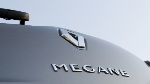 Nieuwe, bijtellingsvriendelijke motoren en een paar optische vernieuwingen. Dat is waar het om draait bij de vernieuwde Renault Mgane-reeks. De update slaat bij voorbaat aan gezien het aantal orders