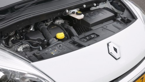 De Renault (Grand) Scnic is sinds jaar en dag marktleider in het MPV-segment. Ook in Nederland. Dat willen de Fransen graag zo houden en dus zijn beide modellen voor 2012 opgefrist. Het belangrijkste