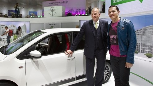 Even leek het er op dat de Skoda Citigo van binnen de weg van 'doe maar gewoon' zou gaan volgen. Niets blijkt minder waar. Later dit jaar introduceert Skoda leuke glimmers, andere bekleding en een bod