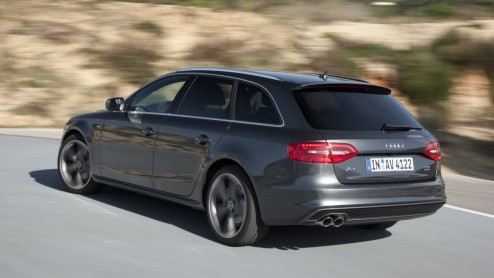 Audi heeft de A4 een nieuw gezicht gegeven. Achter het nieuwe front schuilt een nieuwe stap voorwaarts in efficintie, waarbij de geavanceerde 1.8 TFSI en vernieuwde 2.0 TDI motor speciale aandacht ve
