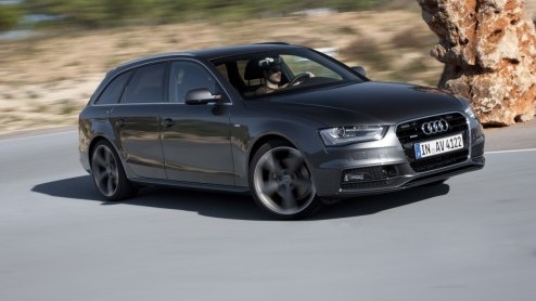 Audi heeft de A4 een nieuw gezicht gegeven. Achter het nieuwe front schuilt een nieuwe stap voorwaarts in efficintie, waarbij de geavanceerde 1.8 TFSI en vernieuwde 2.0 TDI motor speciale aandacht ve