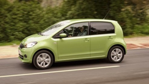 De nieuwe Skoda Citigo staat van af 15 juni bij de dealer, en dus maakt de importeur alvast prijzen bekend. De kleine Tsjech voor in en om de stad is er vanaf net geen 8 mille en wordt leverbaar in vi
