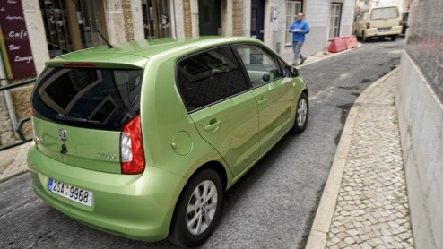 Het zal je wellicht niet ontgaan zijn dat de Volkswagen Up twee broertjes kent: de Seat Mii en Skoda Citigo. In Lissabon hebben we uitgebreid met die laatste kennis kunnen maken. Wordt de kleine Tsjec
