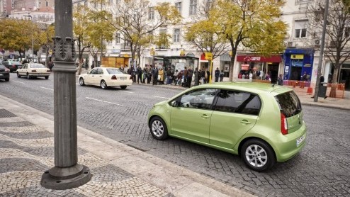 Het zal je wellicht niet ontgaan zijn dat de Volkswagen Up twee broertjes kent: de Seat Mii en Skoda Citigo. In Lissabon hebben we uitgebreid met die laatste kennis kunnen maken. Wordt de kleine Tsjec