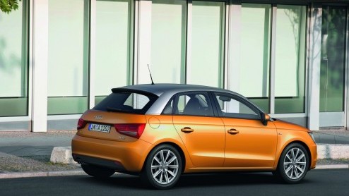 Audi heeft alvast een vanafprijs voor de nieuwe A1 Sportback bedacht; 17.990 euro. Het betekent dat de vijfdeursvariant slechts 665 euro duurder is dan de driedeurs.