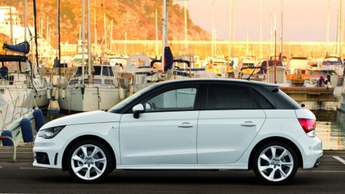 Na nog geen anderhalf jaar heeft de Audi A1 er een broertje bij, de A1 Sportback. Audi kennende staat die carrosserievariant voor mr ruimte en twee extra deuren. Hoe is dat in de nieuwe variant van