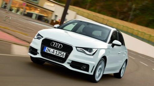 Na nog geen anderhalf jaar heeft de Audi A1 er een broertje bij, de A1 Sportback. Audi kennende staat die carrosserievariant voor mr ruimte en twee extra deuren. Hoe is dat in de nieuwe variant van