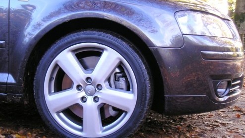 Wie een leuk bedrag te besteden heeft voor een nieuwe auto, komt vaak bij de grotere sedans, SUVs of stationwagons uit. In het geval van Audi zou men al snel voor een A4 of A6 gaan. Maar er zijn mens