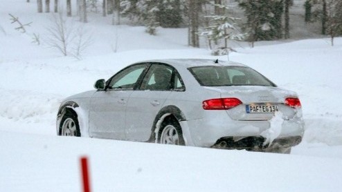 We konden onlangs al laten zien dat Audi druk testwerk verricht met de A4 Allroad. Nu is opnieuw deze stoere vierwielaangedreven A4 gefotografeerd. Dit soort autos worden steeds meer op de weg gesign