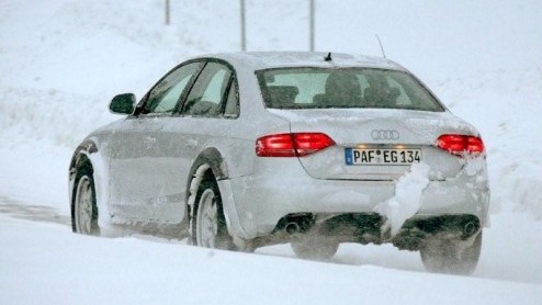 We konden onlangs al laten zien dat Audi druk testwerk verricht met de A4 Allroad. Nu is opnieuw deze stoere vierwielaangedreven A4 gefotografeerd. Dit soort autos worden steeds meer op de weg gesign