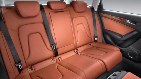 Het wachten op de introductie Audi A4 Avant hoeft niet meer. De nieuwe dynamische stationwagon van het merk debuteert op de Autosalon van Genve. Het merk claimt dat de A4 Avant de grootste bagageruim